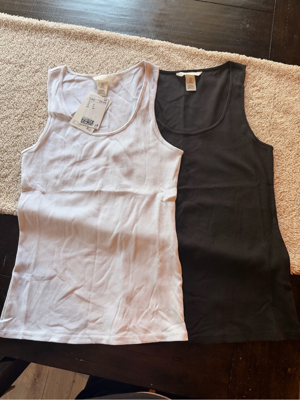 2 BNWT H&M tanks
